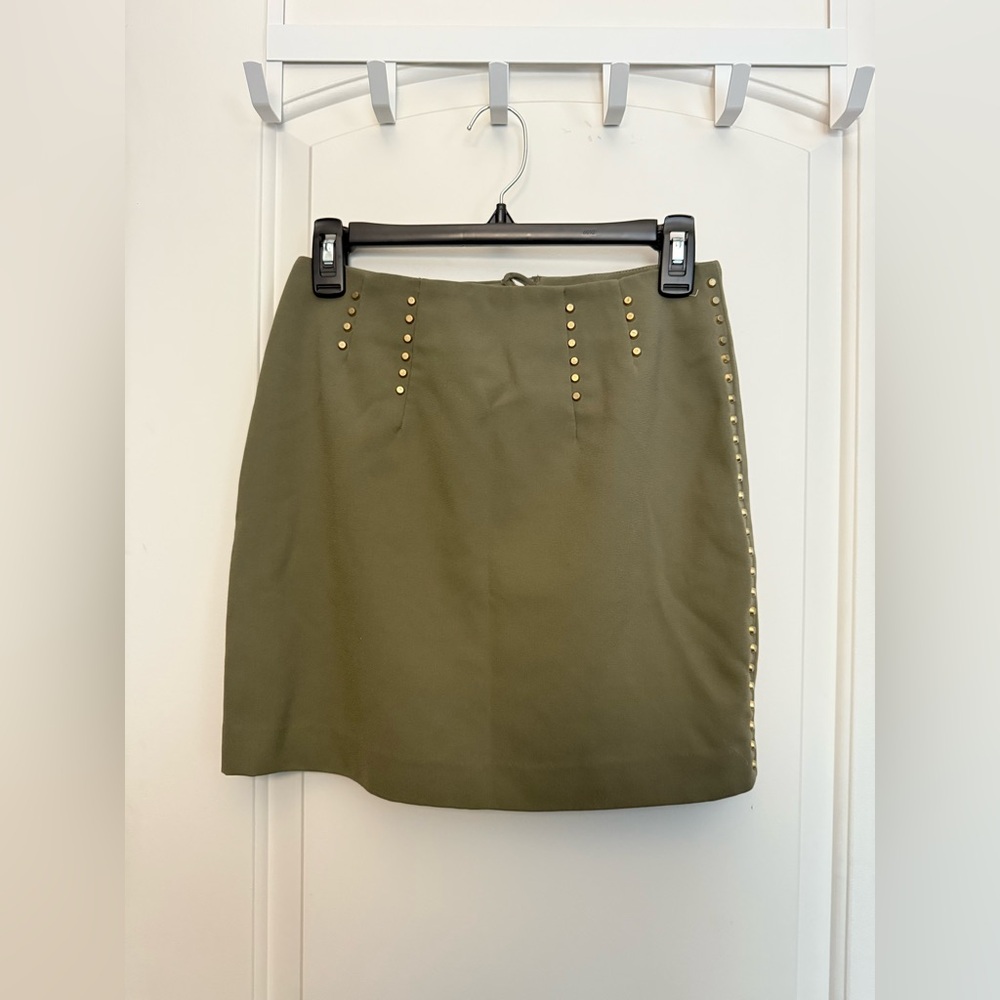 Skirt with stud details